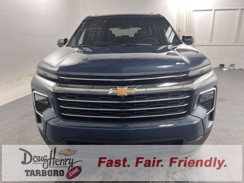 New 2026 Chevrolet Traverse LT w/ Driver Confidence Package image 2