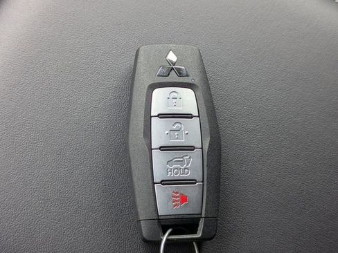 New 2026 Mitsubishi Outlander SE image 34