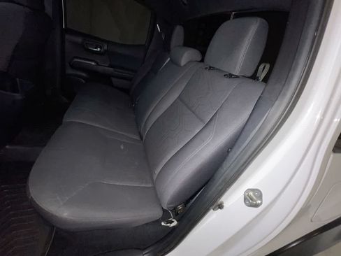 Used 2019 Toyota Tacoma TRD Sport w/ Technology Package AWD/4WD image 22