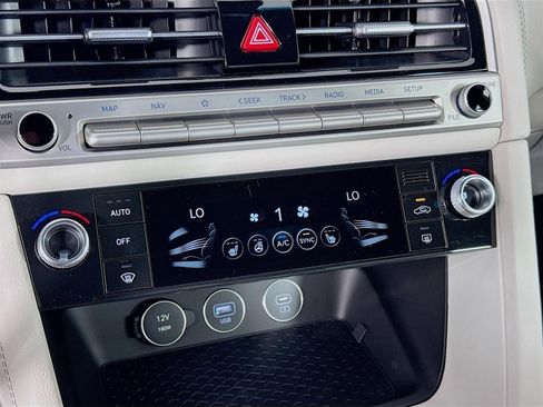New 2025 Genesis G70 2.5T AWD/4WD image 17