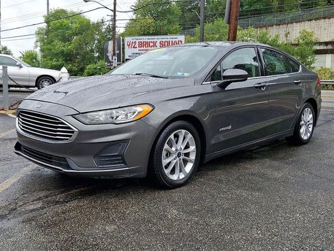Used 2019 Ford Fusion SE image 3