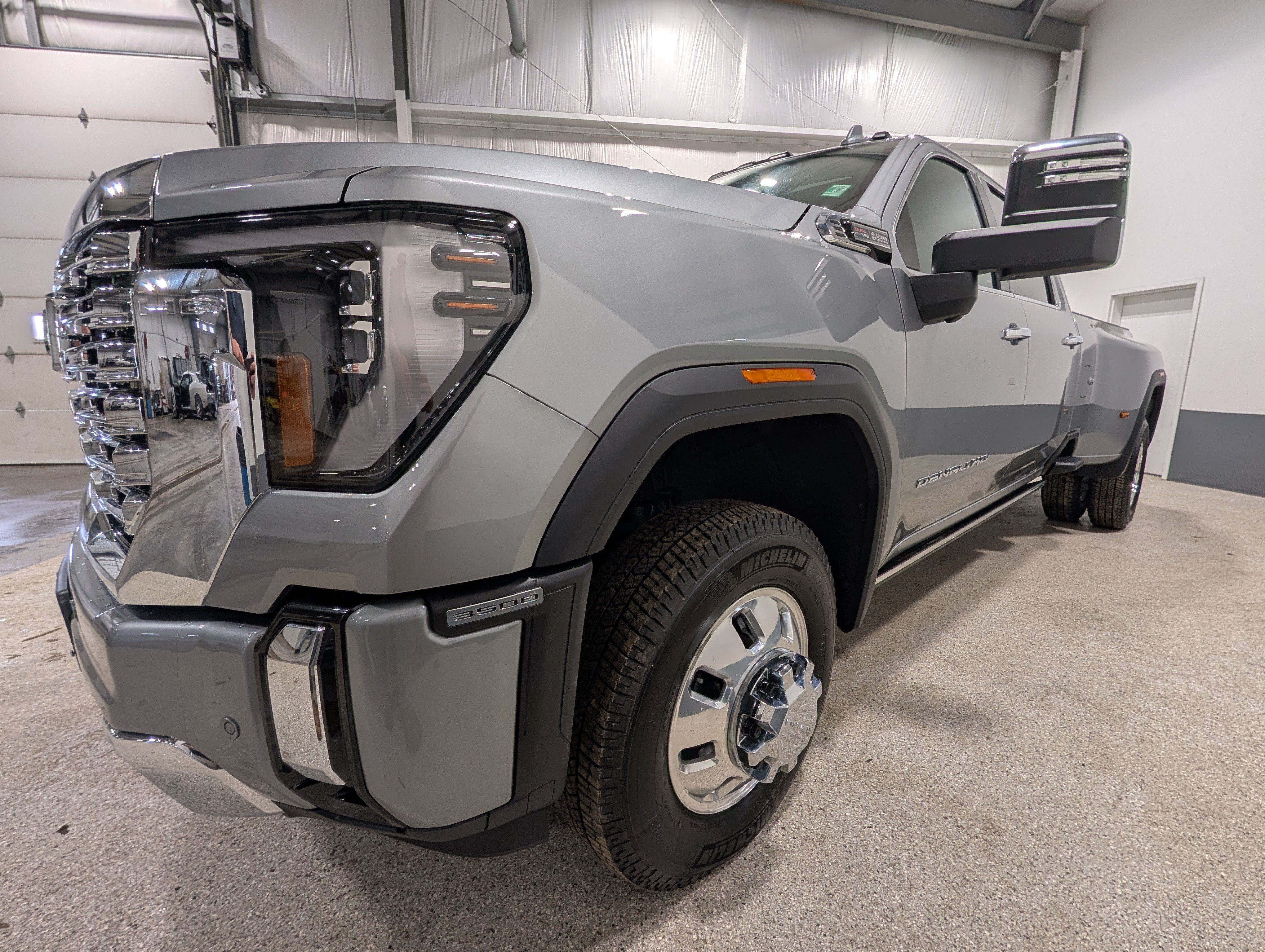 Used 2026 GMC Sierra 3500 Denali w/ Denali Reserve Package AWD/4WD image 6