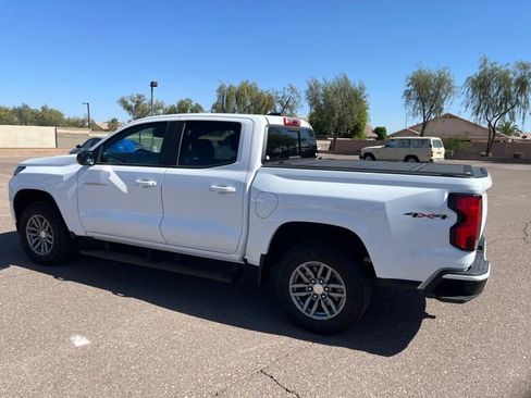 Used 2024 Chevrolet Colorado LT w/ LT Convenience Package II image 4