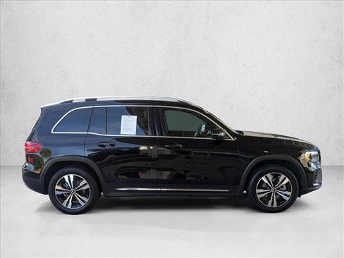 Used 2025 Mercedes-Benz GLB 250 image 4