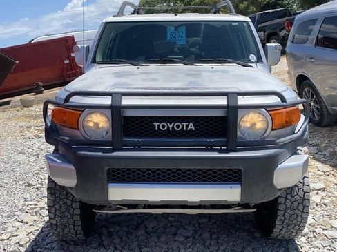 Used 2007 Toyota FJ Cruiser 4WD image 2