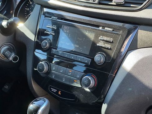 Used 2018 Nissan Rogue Sport S w/ S Appearance Package FWD image 21