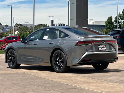 New 2026 Toyota Mirai RWD image 6