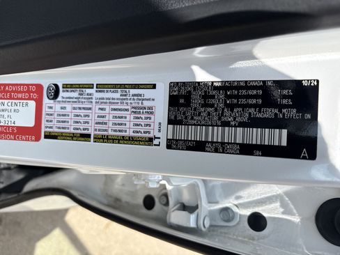 Used 2024 Lexus RX 350h w/ Accessory Package (Z1) AWD/4WD image 35