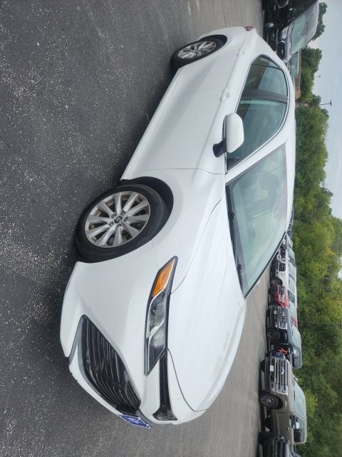 Used 2019 Toyota Camry LE w/ Convenience Package FWD image 3