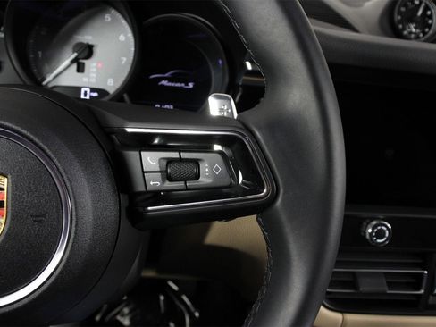 Used 2025 Porsche Macan S image 15