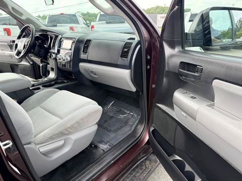 Used 2018 Toyota Sequoia SR5 w/ Carpet Cargo Mat Package AWD/4WD image 10