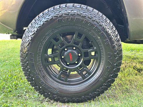 Used 2015 Toyota Tacoma 4x4 Double Cab w/ TRD Sport Package image 12