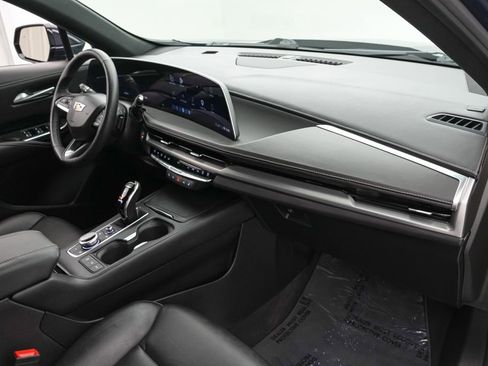 Used 2024 Cadillac XT4 Luxury FWD image 23