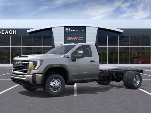 New 2026 GMC Sierra 3500 Pro AWD/4WD image 2