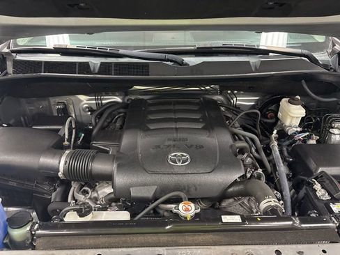 Used 2020 Toyota Tundra Limited w/ Limited Premium Package image 28