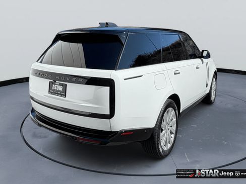 Used 2024 Land Rover Range Rover SE AWD/4WD image 5
