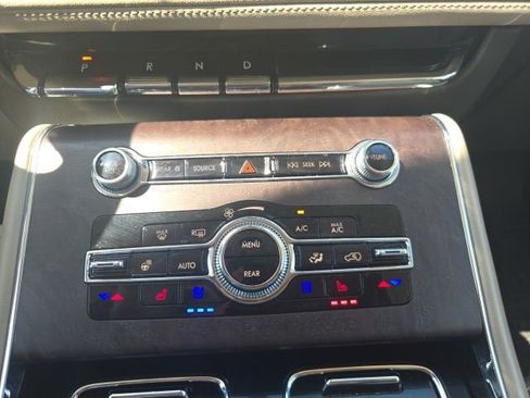 Certified 2023 Lincoln Aviator Reserve w/ Elements Package Plus AWD/4WD image 6
