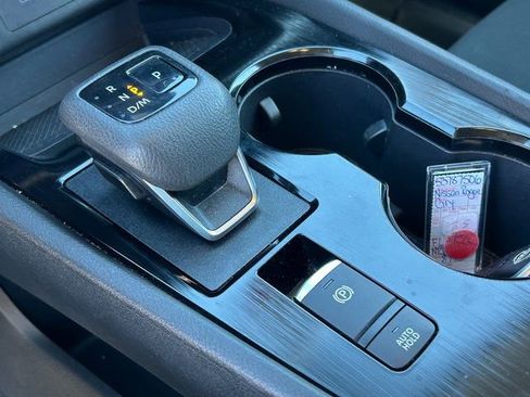 Used 2023 Nissan Rogue S image 17