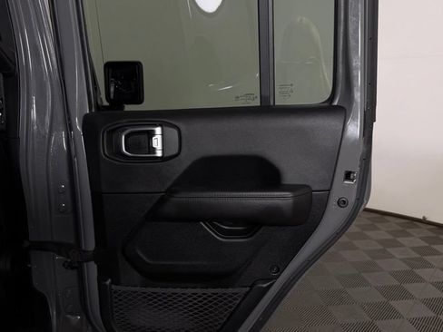 Used 2022 Jeep Wrangler Unlimited Sahara AWD/4WD image 26