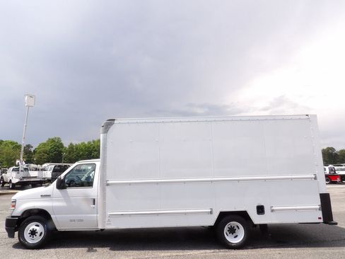 Used 2021 Ford E-350 and Econoline 350 Super Duty RWD image 48