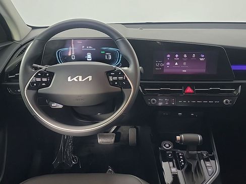 Used 2023 Kia Niro EX FWD image 19