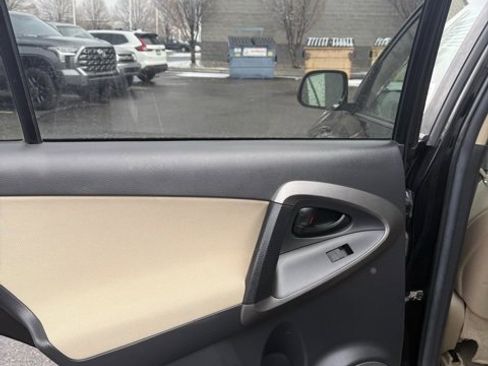 Used 2012 Toyota RAV4 Base w/ Upgrade Value Pkg image 33