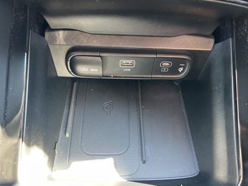 Certified 2023 Kia Telluride EX w/ EX Captain's Chair Package image 26