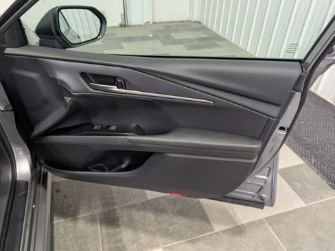 Used 2025 Toyota Camry SE image 26