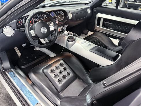 Used 2005 Ford GT image 19