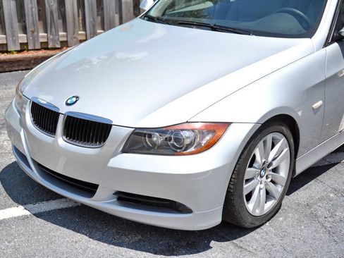 Used 2006 BMW 325i Sedan RWD image 4