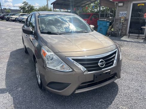 Used 2015 Nissan Versa SV FWD image 6