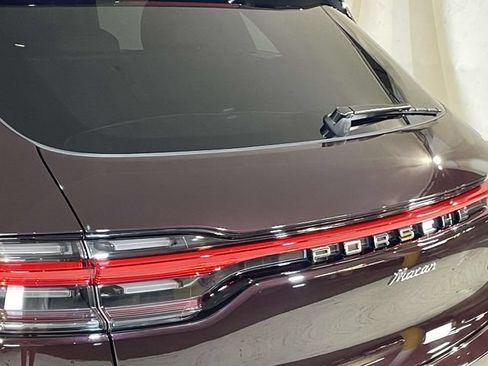 Certified 2026 Porsche Macan AWD/4WD image 16