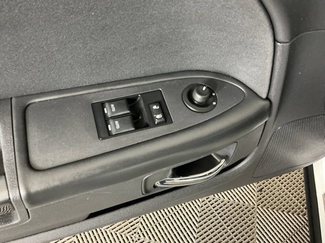 Used 2013 Dodge Challenger SXT RWD image 12
