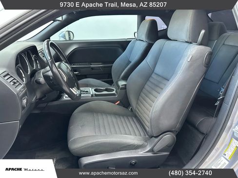Used 2014 Dodge Challenger SXT image 25