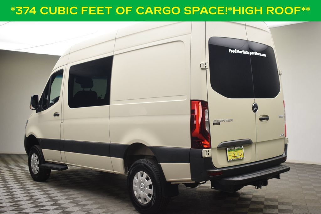 Used 2024 Mercedes-Benz Sprinter 2500 image 3
