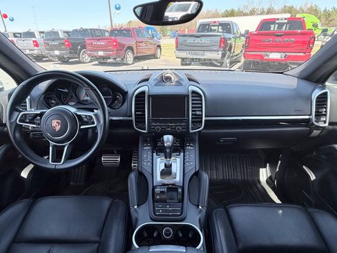 Used 2015 Porsche Cayenne S image 12