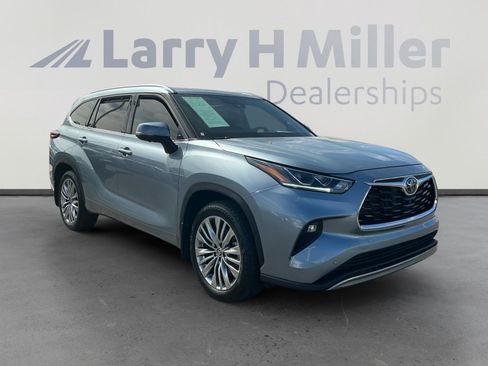 Used 2024 Toyota Highlander Platinum image 7