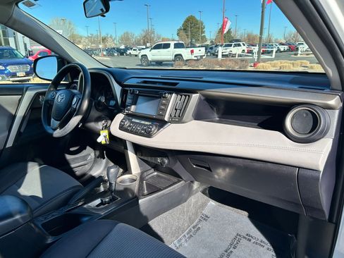 Used 2015 Toyota RAV4 XLE image 28