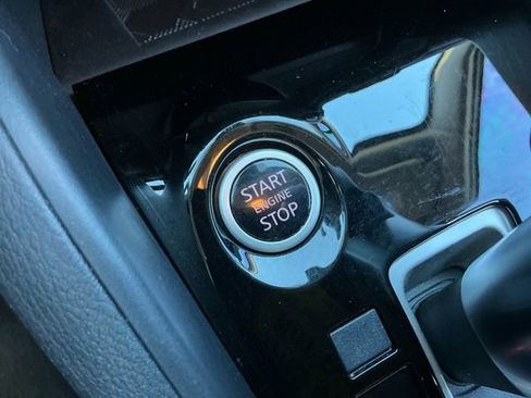 Used 2024 Nissan Versa SR w/ Trunk Package image 20