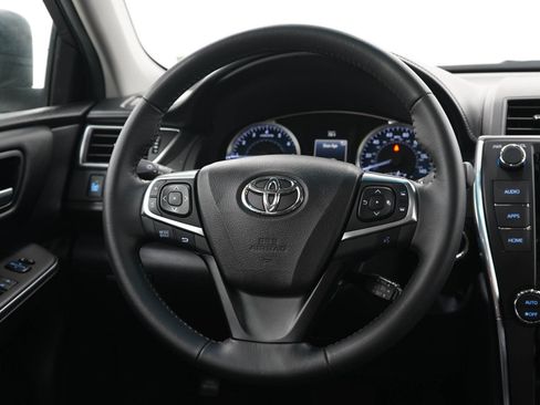 Used 2016 Toyota Camry XLE w/ Moonroof Package FWD image 15
