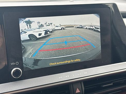 Used 2024 Toyota Prius Prime SE image 22