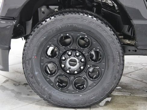 New 2026 Ford F250 Lariat w/ Black Appearance Package image 20