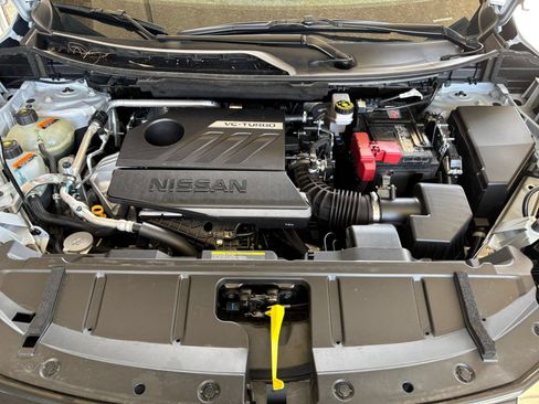 Used 2025 Nissan Rogue SV FWD image 34