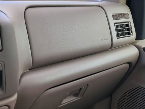 Used 2001 Ford F250 Lariat image 24