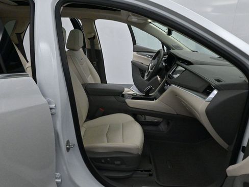 Used 2025 Cadillac XT5 Premium Luxury w/ Technology Package image 34