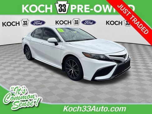 Used 2024 Toyota Camry SE w/ Cold Weather Package FWD image 1