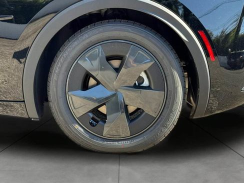 New 2027 Toyota Prius Plug-In Hybrid FWD image 33