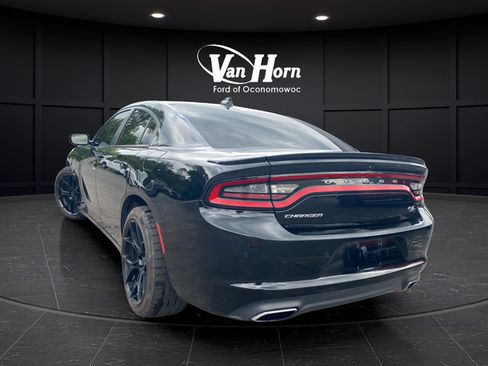 Used 2018 Dodge Charger R/T RWD image 5