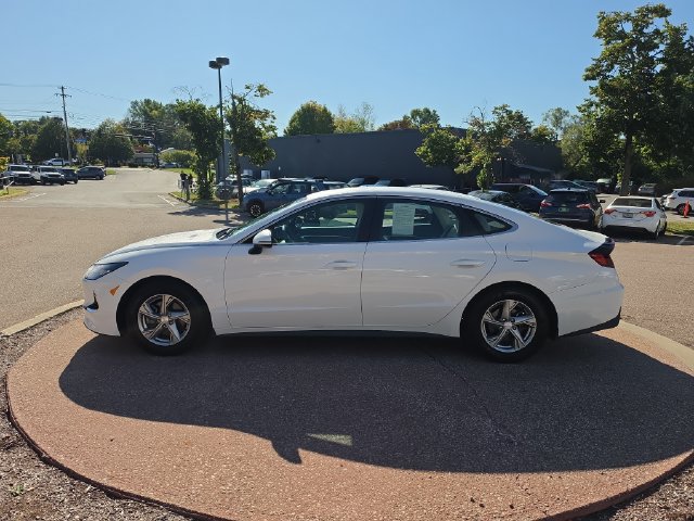 Used 2023 Hyundai Sonata SE FWD image 2