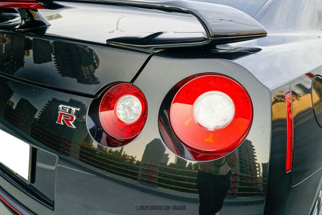 Used 2014 Nissan GT-R Premium w/ Premium Interior Package AWD/4WD image 72